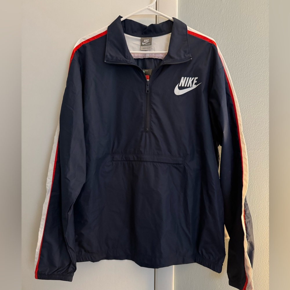 Mens Nike Size Large Half Zip Fold Up Rain Slicker. NWT